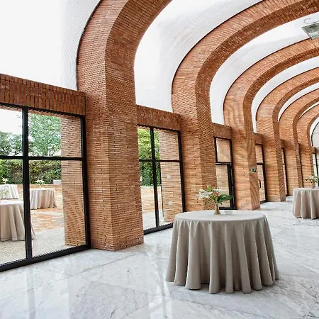 Barcelo V Centenario מלון