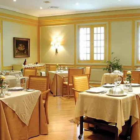 Barcelo V Centenario מלון Caces