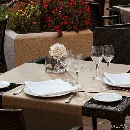 מלון Barcelo V Centenario 4*